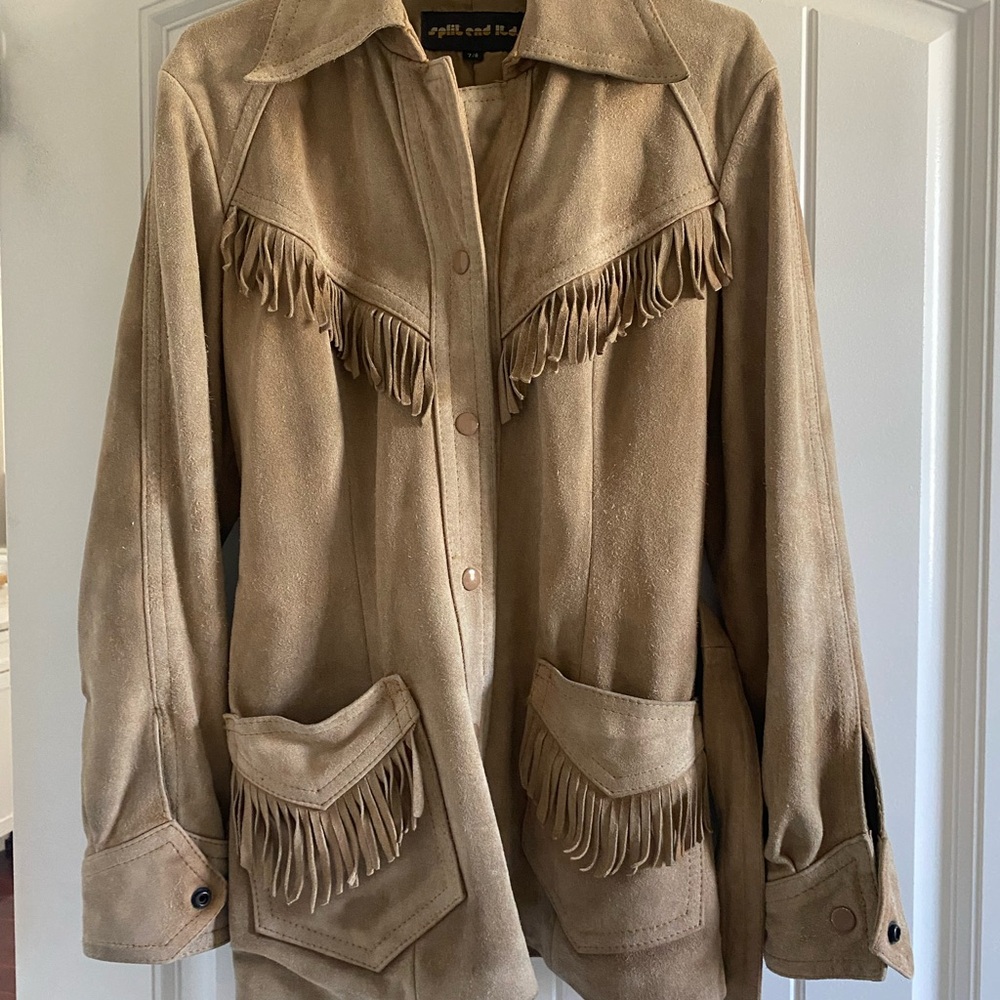 Chic Fringe Suede Jacket